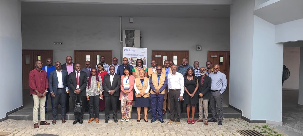 SENSIBILISATION ET CONSULTATION